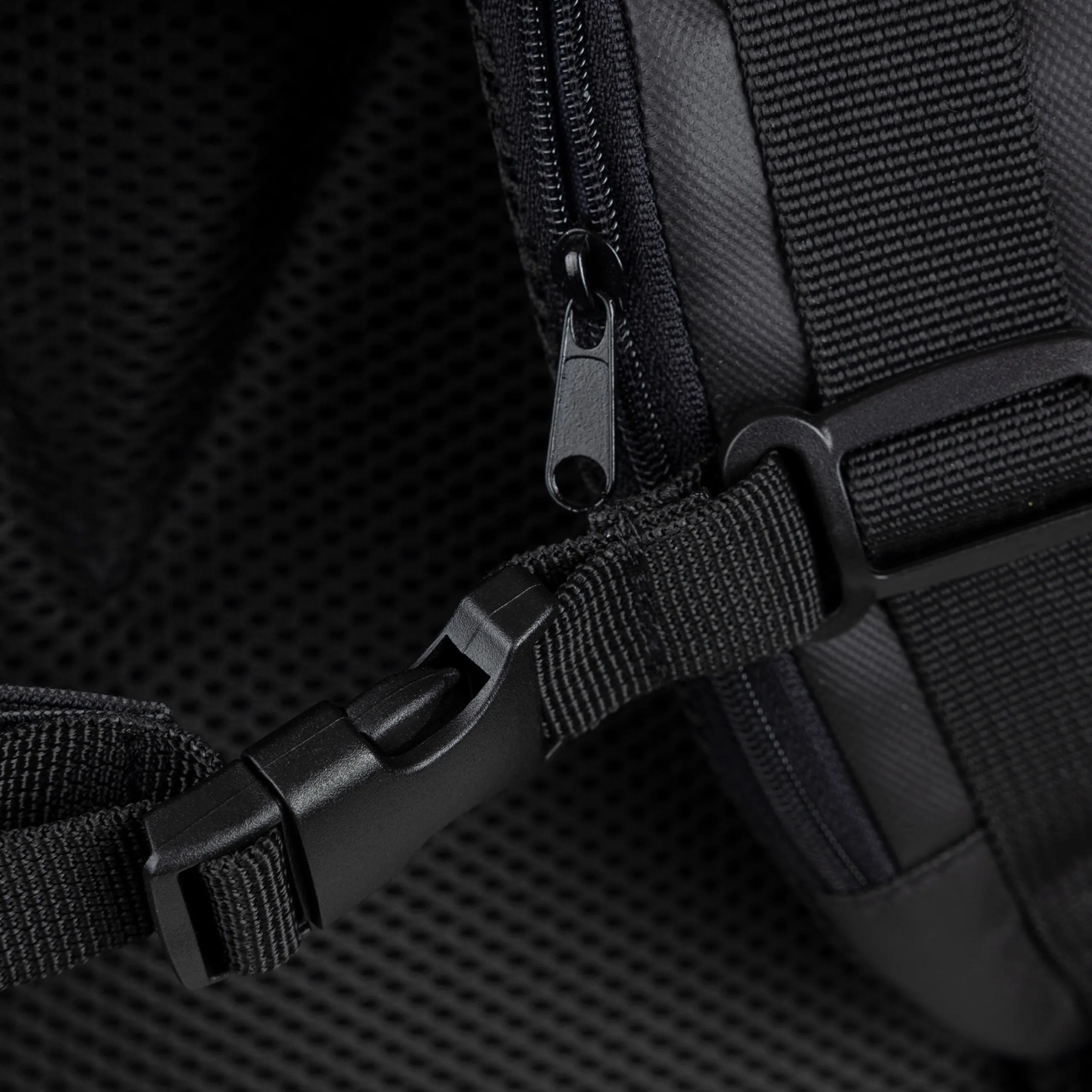 Rados DLX 20/35 Litre Travel Laptop Rucksack in Black